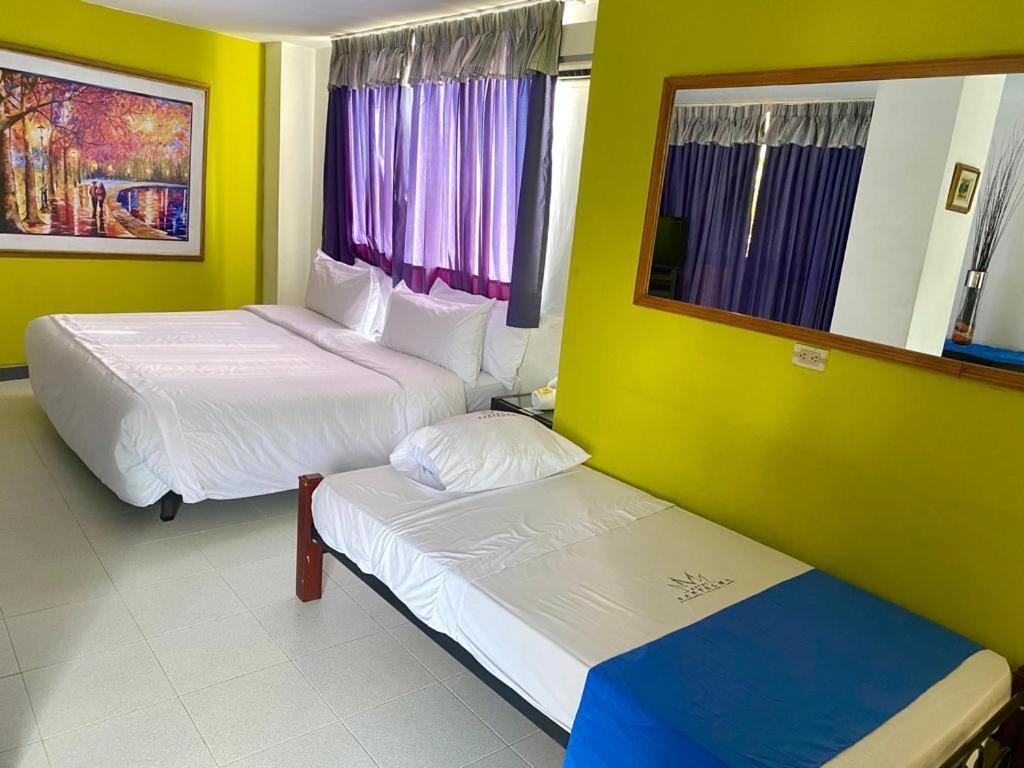 Hotel Santelmo Кали Екстериор снимка