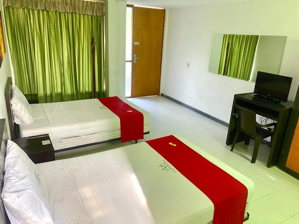 Hotel Santelmo Кали Екстериор снимка